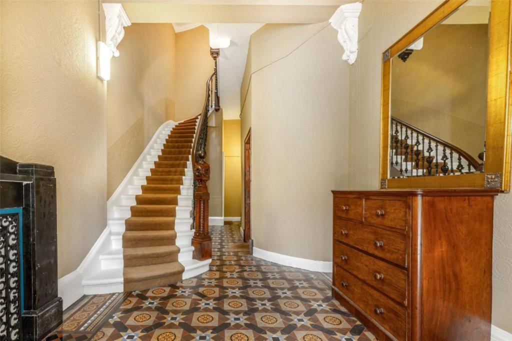 Beautiful Double Room In Idyllic West End Townhouse グラスゴー エクステリア 写真
