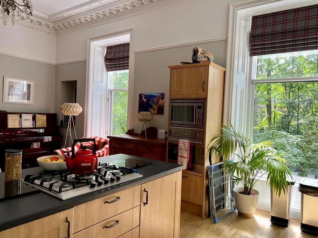 Beautiful Double Room In Idyllic West End Townhouse グラスゴー エクステリア 写真